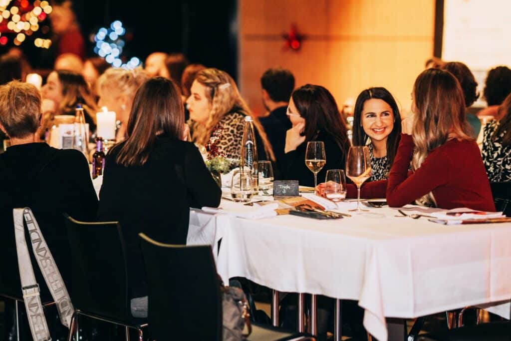 Ihre Weihnachtsfeier in der Jochen Schweizer Arena
