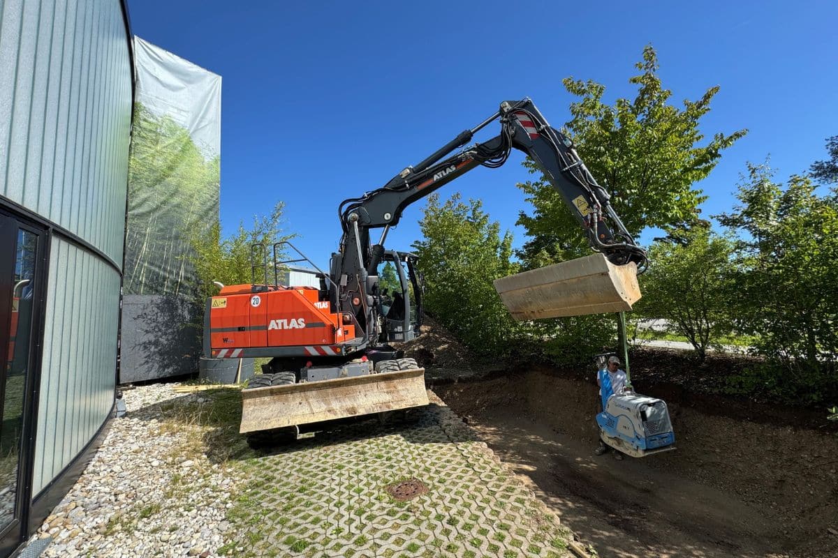Die Aushubarbeiten an der Arena sind in vollem Gange