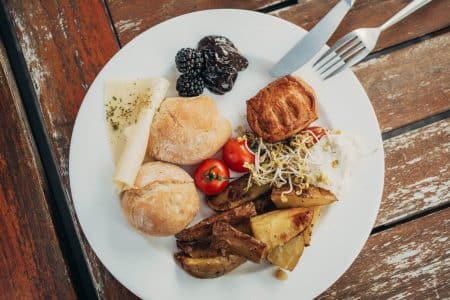 Frühstücksauswahl beim Sonntagsbrunch