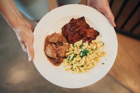 Herzhafte Gerichte beim Sonntagsbrunch